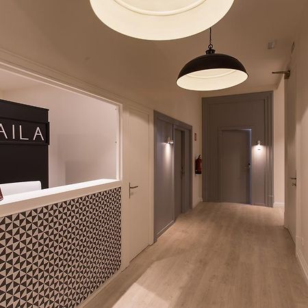 Отель Izaila Plaza Catalunya Барселона Экстерьер фото