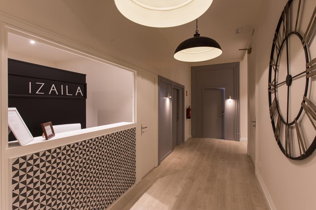 Отель Izaila Plaza Catalunya Барселона Экстерьер фото
